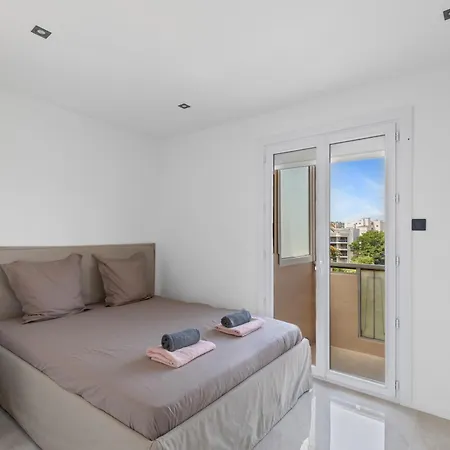 Les Etoiles Centre Juan Les Pins 6 Couchages Apartment *